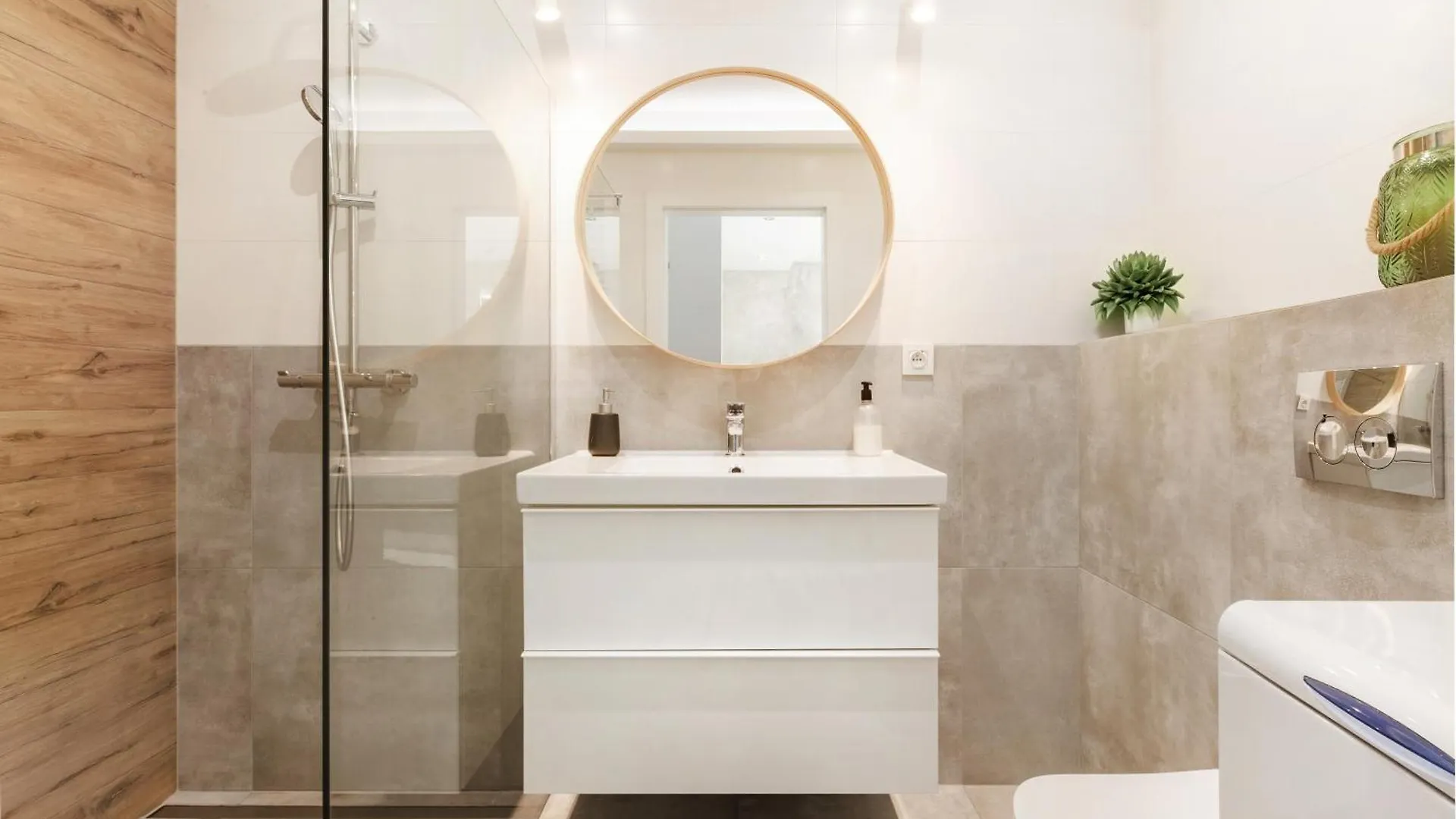 Luksusowy Apartament Z Parkingiem W Samym Centrum Wroclawia Apartment