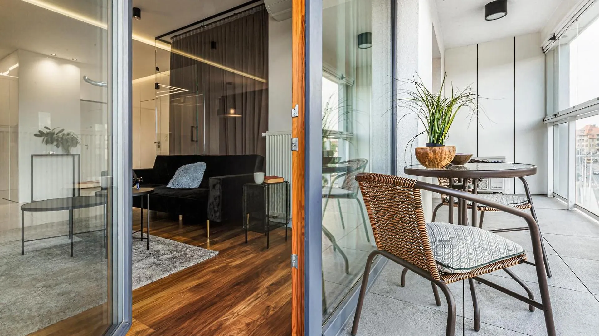 Luksusowy Apartament Z Parkingiem I Klimatyzacja W Samym Centrum Wroclawia 0*, Wroclaw