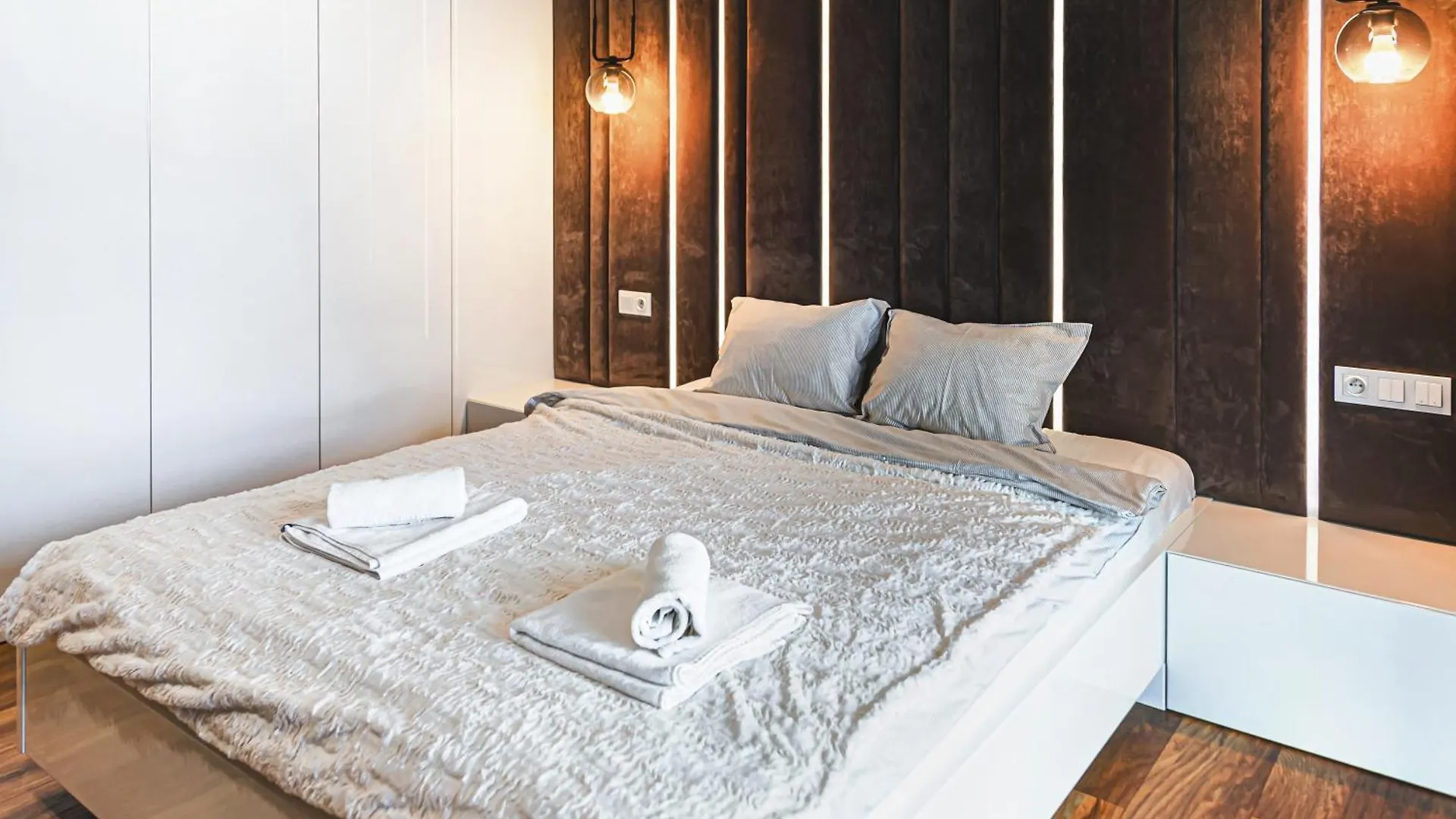 Luksusowy Apartament Z Parkingiem I Klimatyzacja W Samym Centrum Wroclawia Apartment