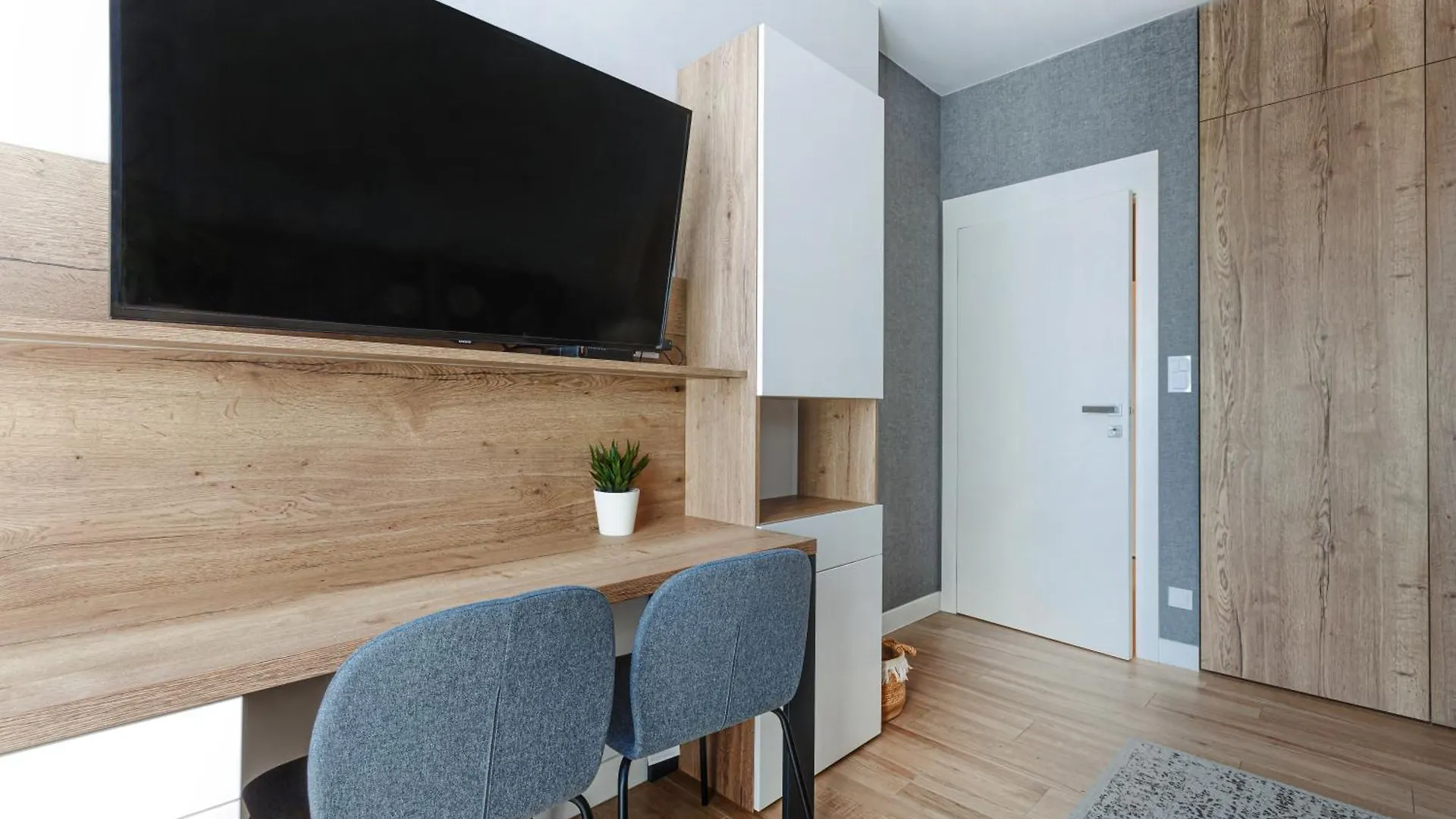 Apartment Luksusowy Apartament Z Parkingiem I Klimatyzacja W Samym Centrum Wroclawia Poland